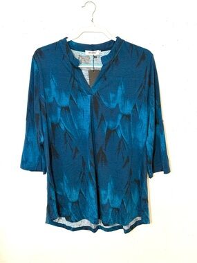 Bepei Shades of Blue Printed V-Neck Long Sleeve Top. Size XL. NWT.